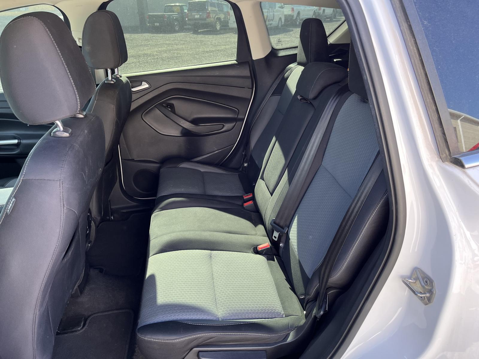 ./imagenes/INVOICE/2019/16380/FORD ESCAPE SE (15).JPG